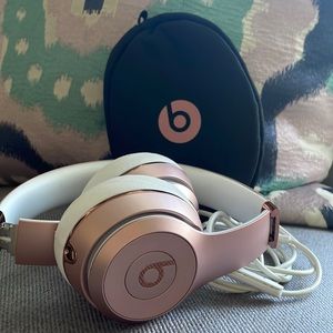 Like New Beats Solo3 Bluetooth Wireless On-Ear Headphones